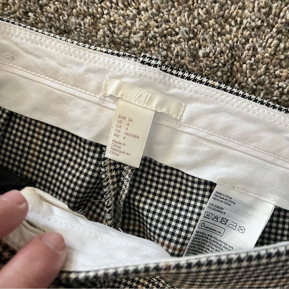 Houndstooth Cropped Pant - Picture 4 of 5